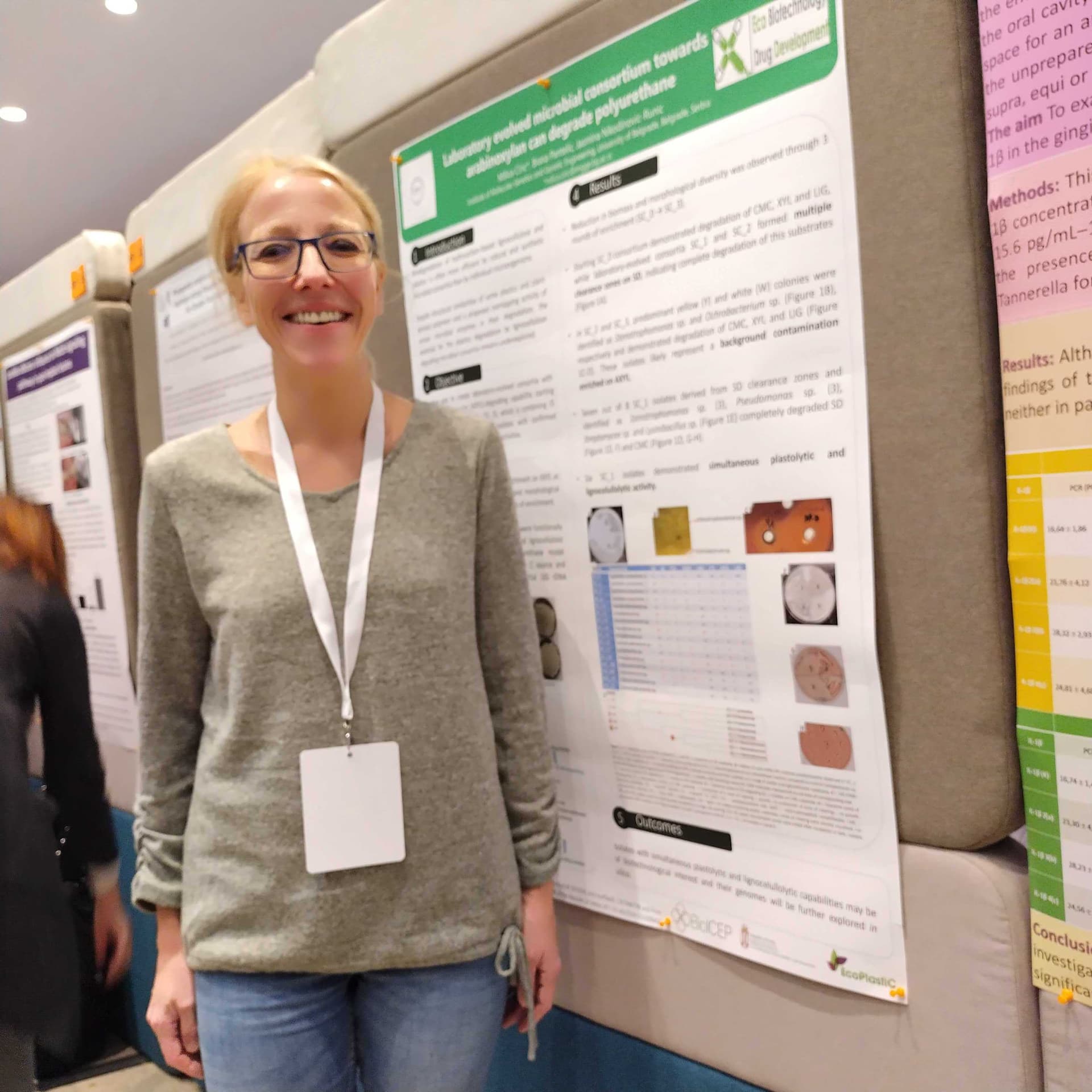 Photo of the presenting author Milica Ciric with the poster “Laboratory evolved microbial consortium towards arabinoxylan can degrade polyurethane”
