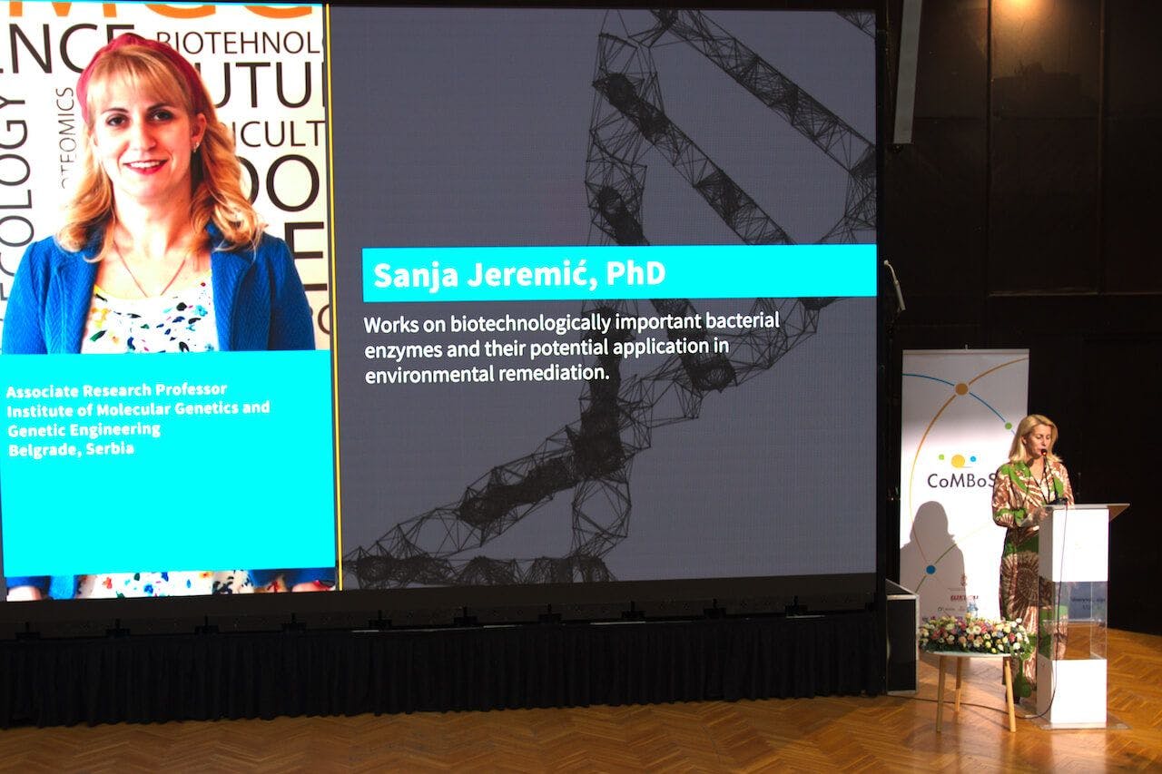 Sanja Jeremic giving a lecture at CoMBoS2 congress